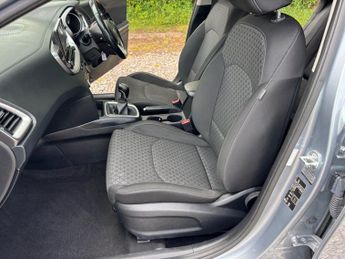 KIA CEED 1.6 CRDi MHEV 2 NAV Sportswagon 5dr Diesel Hybrid Manual Euro 6 