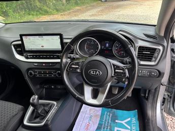 KIA CEED 1.6 CRDi MHEV 2 NAV Sportswagon 5dr Diesel Hybrid Manual Euro 6 
