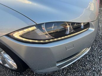 JAGUAR XF 2.2d Premium Luxury Saloon 4dr Diesel Auto Euro 5 (s/s) (190 ps)