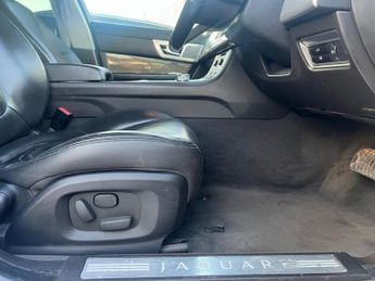 JAGUAR XF 2.2d Premium Luxury Saloon 4dr Diesel Auto Euro 5 (s/s) (190 ps)