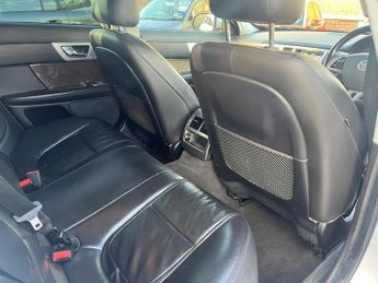 JAGUAR XF 2.2d Premium Luxury Saloon 4dr Diesel Auto Euro 5 (s/s) (190 ps)