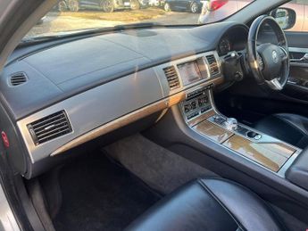JAGUAR XF 2.2d Premium Luxury Saloon 4dr Diesel Auto Euro 5 (s/s) (190 ps)