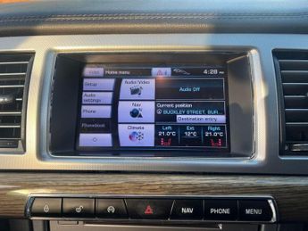 JAGUAR XF 2.2d Premium Luxury Saloon 4dr Diesel Auto Euro 5 (s/s) (190 ps)