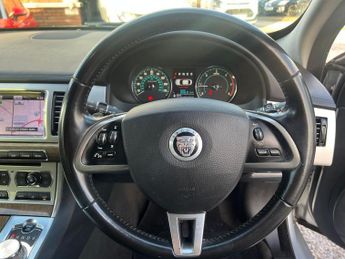 JAGUAR XF 2.2d Premium Luxury Saloon 4dr Diesel Auto Euro 5 (s/s) (190 ps)