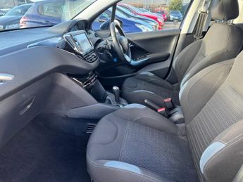 PEUGEOT 208 1.4 ALLURE E-HDI  5d 68 BHP