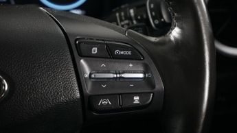 HYUNDAI KONA 39kWh Premium SUV 5dr Electric Auto (10.5kW Charger) (136 ps)