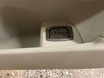 JAGUAR XF 3.0d S V6 Portfolio Saloon 4dr Diesel Auto Euro 5 (275 ps)