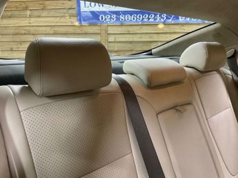 JAGUAR XF 3.0d S V6 Portfolio Saloon 4dr Diesel Auto Euro 5 (275 ps)