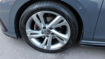 VOLKSWAGEN GOLF 1.5 eTSI MHEV R-Line Hatchback 5dr Petrol Hybrid DSG Euro 6 (s/s