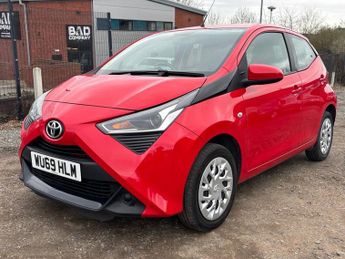 Toyota AYGO 1.0 VVT-i x-play Hatchback 5 Door Petrol Manual Red Euro 6 1 Own