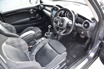 MINI HATCH 2.0 Cooper SD Hatchback 3dr Diesel Auto 6Spd Euro 6 (s/s) (170 p