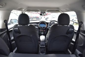 MINI HATCH 2.0 Cooper SD Hatchback 3dr Diesel Auto 6Spd Euro 6 (s/s) (170 p