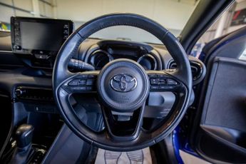 TOYOTA YARIS 1.5 VVT-h Dynamic Hatchback 5dr Petrol Hybrid E-CVT Euro 6 (s/s)