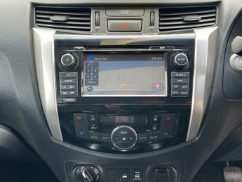 NISSAN NAVARA 2.3 dCi Tekna Pickup Double Cab 4dr Diesel Manual 4WD Euro 6 (s/