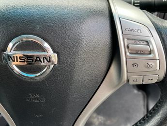 NISSAN NAVARA 2.3 dCi Tekna Pickup Double Cab 4dr Diesel Manual 4WD Euro 6 (s/