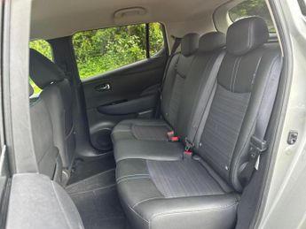 NISSAN LEAF 40kWh N-Connecta Hatchback 5dr Electric Auto (150 ps)