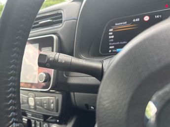 NISSAN LEAF 40kWh N-Connecta Hatchback 5dr Electric Auto (150 ps)