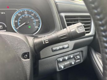 NISSAN LEAF 40kWh N-Connecta Hatchback 5dr Electric Auto (150 ps)
