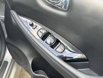 NISSAN LEAF 40kWh N-Connecta Hatchback 5dr Electric Auto (150 ps)