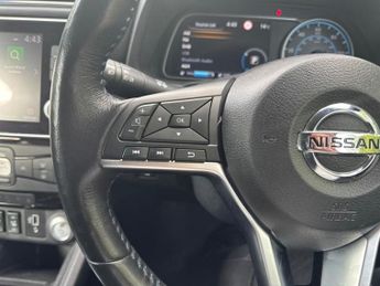 NISSAN LEAF 40kWh N-Connecta Hatchback 5dr Electric Auto (150 ps)