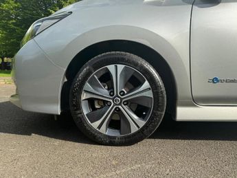 NISSAN LEAF 40kWh N-Connecta Hatchback 5dr Electric Auto (150 ps)