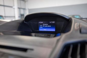 FORD KUGA 2.0 TDCi EcoBlue Zetec SUV 5dr Diesel Powershift Euro 6 (120 ps)