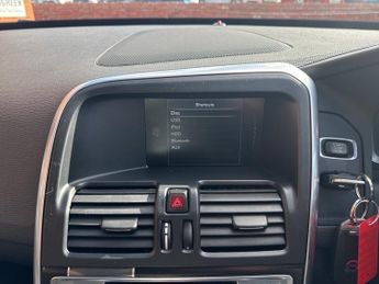 VOLVO XC60 2.0 D4 R-Design Lux Nav SUV 5dr Diesel Geartronic Euro 6 (s/s) (