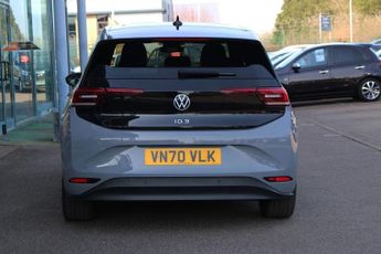 VOLKSWAGEN ID.3 Pro Performance 58kWh Family Hatchback 5dr Electric Auto (204 ps