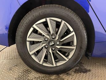 HYUNDAI IONIQ 38.3kWh Premium Hatchback 5dr Electric Auto (136 ps)