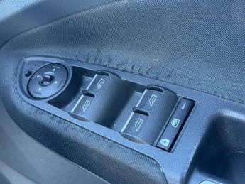 FORD C-MAX 2.0 TDCi Titanium MPV 5dr Diesel Powershift Euro 5 (140 ps)