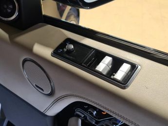 LAND ROVER RANGE ROVER 4.4 SD V8 Autobiography SUV 5dr Diesel Auto 4WD Euro 6 (s/s) (33