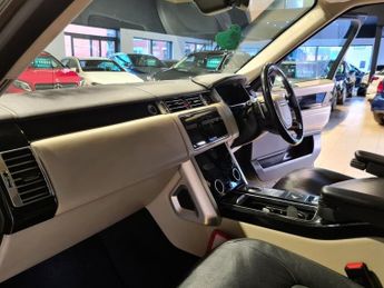 LAND ROVER RANGE ROVER 4.4 SD V8 Autobiography SUV 5dr Diesel Auto 4WD Euro 6 (s/s) (33