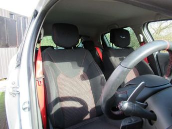 RENAULT CLIO 1.6 TCe Renaultsport Nav Hatchback 5dr Petrol Auto Euro 6 (200 p