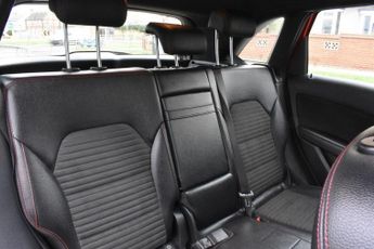 MERCEDES-BENZ B-CLASS 2.1 B200d AMG Line Diesel 7G-DCT (136 ps)