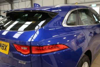JAGUAR F-PACE 2.0 D240 Portfolio SUV 5dr Diesel Auto AWD Euro 6 (s/s) (240 ps)