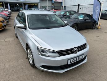 Volkswagen Jetta 1.6 TDI BlueMotion Tech SE Saloon 4dr Diesel DSG Euro 5 (s/s) (1