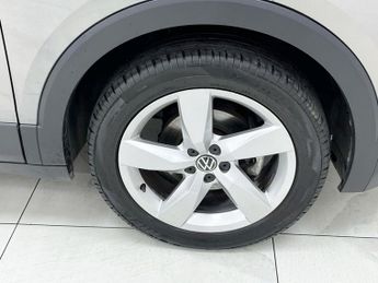VOLKSWAGEN T-CROSS 1.0 TSI SEL SUV 5dr Petrol Manual Euro 6 (s/s) (110 ps)