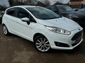 Ford Fiesta 1.0T EcoBoost Titanium Hatchback 5dr Petrol Powershift Euro 6 (1