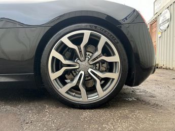 AUDI R8 5.2 FSI V10 Spyder 2dr Petrol S Tronic quattro Euro 5 (525 ps)