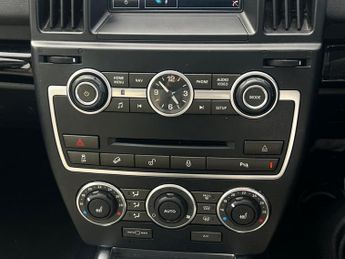 LAND ROVER FREELANDER 2 2.2 SD4 HSE Lux SUV 5dr Diesel CommandShift 4WD Euro 5 (190 ps)