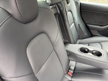 TESLA Model 3 (Dual Motor) Long Range Saloon 4dr Electric Auto 4WDE (346 ps)