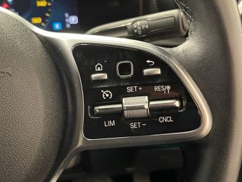 MERCEDES-BENZ A-CLASS 1.3 A180 Sport Edition (Executive) Hatchback 5dr Petrol 7G-DCT E
