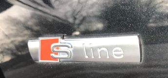AUDI A4 AVANT 2.0 TFSI 40 Black Edition Estate 5dr Petrol S Tronic Euro 6 (s/s