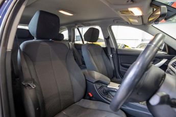 BMW 3 SERIES 2.0 320d SE Touring 5dr Diesel Auto Euro 6 (s/s) (190 ps)