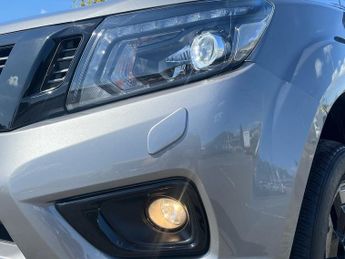 NISSAN NAVARA 2.3 dCi N-Guard Pickup Double Cab 4dr Diesel Auto 4WD Euro 6 (19