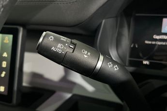 LAND ROVER DEFENDER 2.0 P300 X-Dynamic SE SUV 5dr Petrol Auto 4WD Euro 6 (s/s) (300 