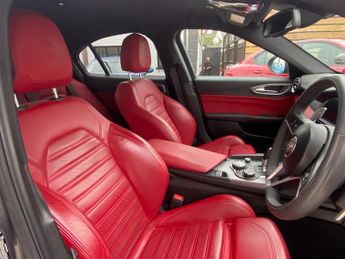 ALFA ROMEO GIULIA 2.2 TD Speciale Saloon 4dr Diesel Auto Euro 6 (s/s) (190 ps)