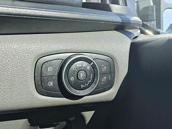 FORD TRANSIT CUSTOM 2.0 320 EcoBlue Limited Crew Van Double Cab 5dr Diesel Auto L2 H