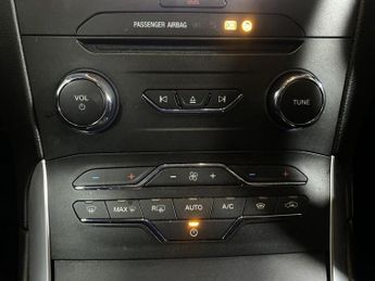FORD S-MAX 2.5h Duratec Titanium MPV 5dr Petrol Hybrid CVT Euro 6 (s/s) (19