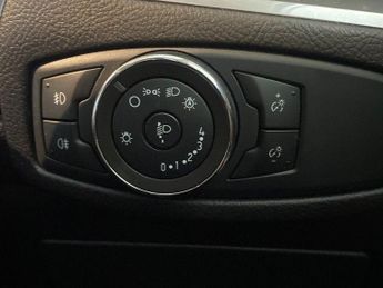 FORD S-MAX 2.5h Duratec Titanium MPV 5dr Petrol Hybrid CVT Euro 6 (s/s) (19